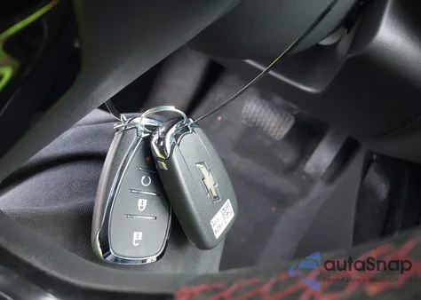 2025 Chevrolet Trax Fwd 2Rs from USA, damaged, VIN KL77LJEP0SC329975